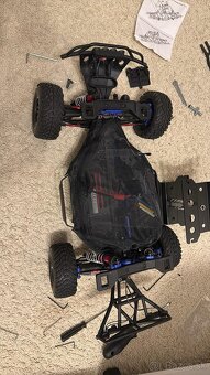 Traxxas slash 4x4 1:10 - 6