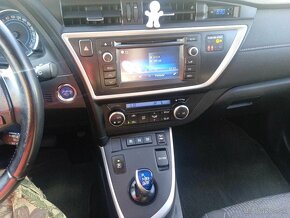 Toyota Auris Touring Sport 1.8l VVT-i Hybrid - 6