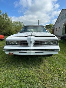 Pontiac Grand Le Mans sedan 4,3 V8 - 6