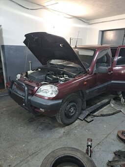 Lada Niva 1,7i 4x4 - 6