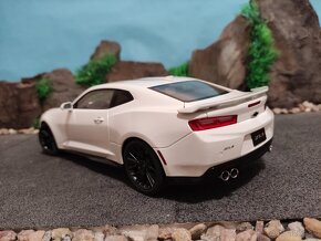 Prodám nový model 1:18 Chevrolet Camaro ZL1 2017 - 6