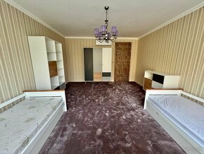 FOR RENT  4-room apartment with 2 garages in Koliba - 6