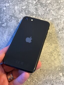 iPhone SE 2020 128GB v zaruke cierny - 6