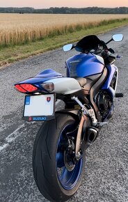 Suzuki GSXR 600 K7 - 6