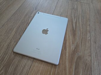 Apple iPad pro 9.7 32gb Cellular - 6