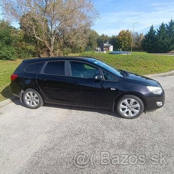 Opel Astra Sports tourer 2011 - 6