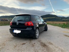 Volkswagen Golf - 6