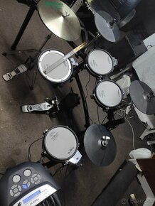 Komplet sada Roland TD-6 - V-drums cena 850 eur. - 6