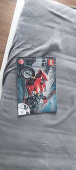 LEGO Technic Ducati Panigale V4 R 42107 - 6