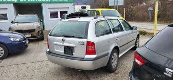 ŠKODA OCTAVIA COMBI 1,6 MPi TOUR - 6