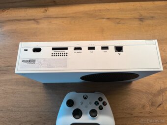 Xbox series S 512GB, ovládač + play & charge kit - 6