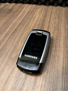 Samsung SGH-X680 vyklápačka (ročník 2006) - 6