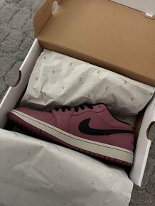 Nike Air Jordan 1 Low Mulberry - 6