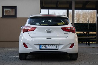 Hyundai i30 1.6 CRDi DOHC 16V Family - 6