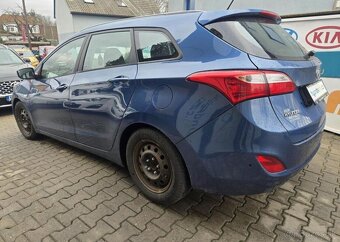 Hyundai i30 1.6-1MAJ.-PRAV.SERVIS-NÍZKÉ KM - 6