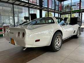 Chevrolet Corvette C3 5.7 V8 - 6