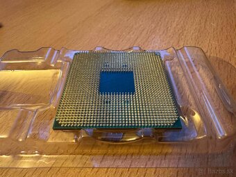 AMD Ryzen 5 2400G Vega 11 Graphics - 6