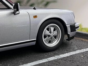 1:18 1988 PORSCHE 911 Carrera Coupe 3.2 - KK-Scale - 6