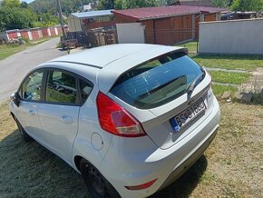 Ford fiesta - 6