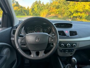 Renault Megane 1.6 16v 2011 Authentigue - 6