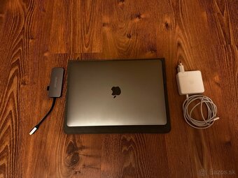 MacBook Pro 13,3", ročník 2020 - 6