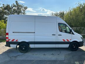 Prenájom skriňovej a plachtovej dodávky Mercedes Sprinter - 6