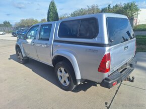 ISUZU D MAX 2,5 TD 4X4 100KW ROK 2009 - 6