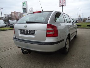 Škoda Octavia Combi 1.9 TDI Elegance DSG - 6