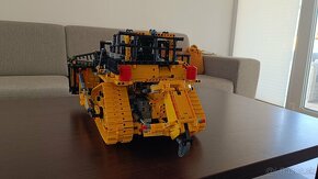 LEGO Buldozér Cat® D11 ovládaný aplikáciou 42131 - 6