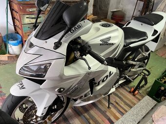 Honda CBR600rr v TP 25kw - 6