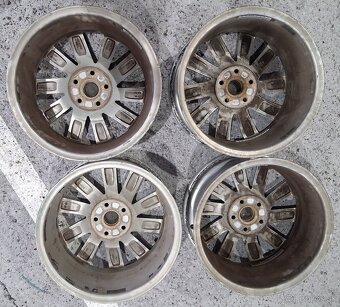 Hlinikove Disky Skoda Superb III 5X112 R17 et 40 - 6