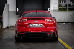 Kia Stinger GT line 4x4 - 6