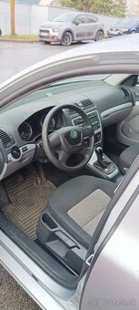 Predám auto Škoda Octavia 1.4 Tsi,90kW, strieborná metalíza - 6