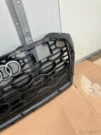 audi rsq8 rs q8 maska cerna mrizka grill - 6