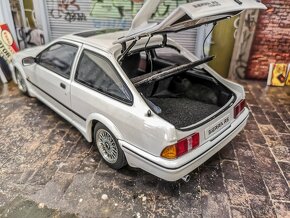 Ford Sierra Cosworth 1:18 Autoart - 6