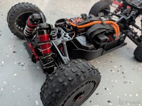 RC Auto 1/8 Arrma Typhon 6S RTR - 6