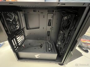 PC skrina GIGABYTE AORUS C300 GLASS - 6