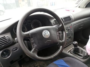 Predám nepojazdné auto Volkswagen Passat TDi - 6