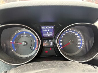 Predám Hyundai i30 combi - 6