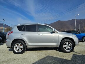 Toyota RAV4 2.2l D-4D 150 Lux Top stav Kúpené v SR - 6