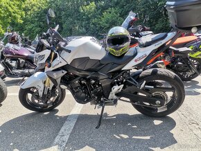 Suzuki gsr 750 - 6