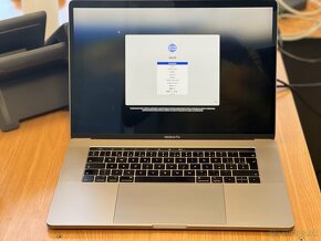 MacBook Pro 15-inch, 2018 - 6