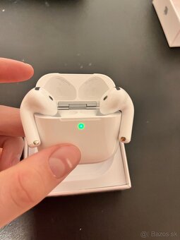 Apple AirPods 4 (ANC) - 6