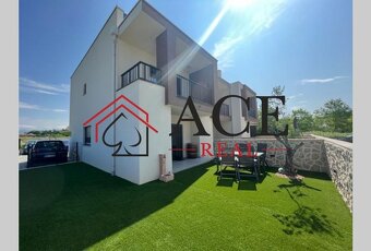 PRIVLAKA - APARTMÁN SO STREŠNOU TERASOU- PREDAJ - 6