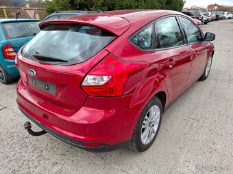 FORD FOCUS 1,6i 77 kW 2012 - 6