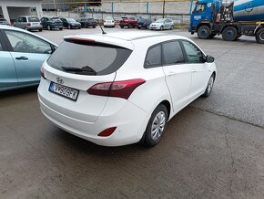 Hyundai i30 combi 1,6 crdi - 6