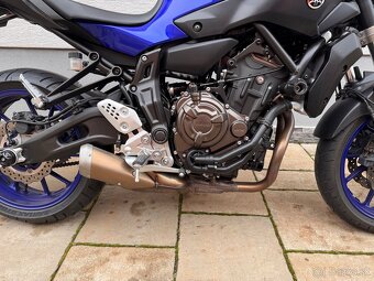 Yamaha mt 07 - 6