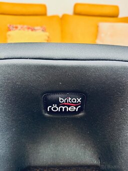 Predám autosedačku Britax Römer KIDFIX II (+ podložka v cene - 6