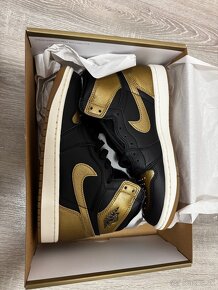 NIKE Jordan Retro High Gold metallic Gold 40 - 6