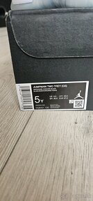 Predam tenisky Nike JUMPMAN TWO TREY (GS) 37.5 - 6